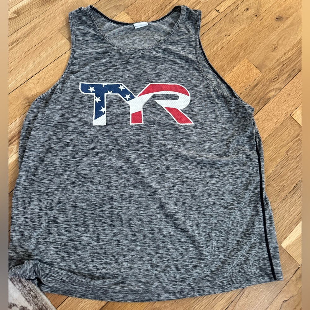 TYR mens tank size Medium